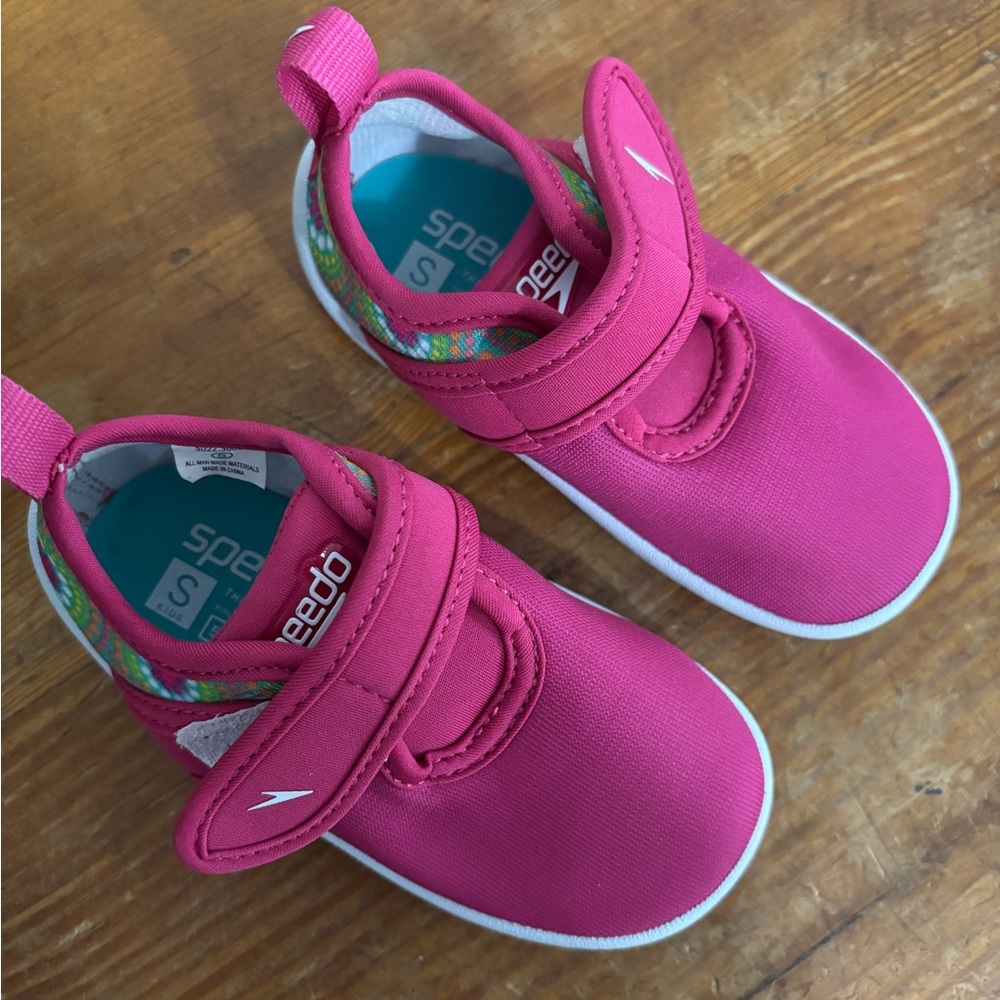 Speedo brand Pink Water Shoes Slip-On Elastic Design size 5/6 toddler
